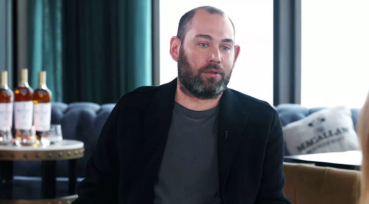 Слепаков ответил на травлю из-за стихотворения о незаконных акциях.