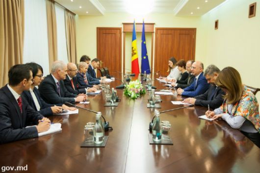 Integrarea în societate a minorităţilor etnice, discutată la Guvern.