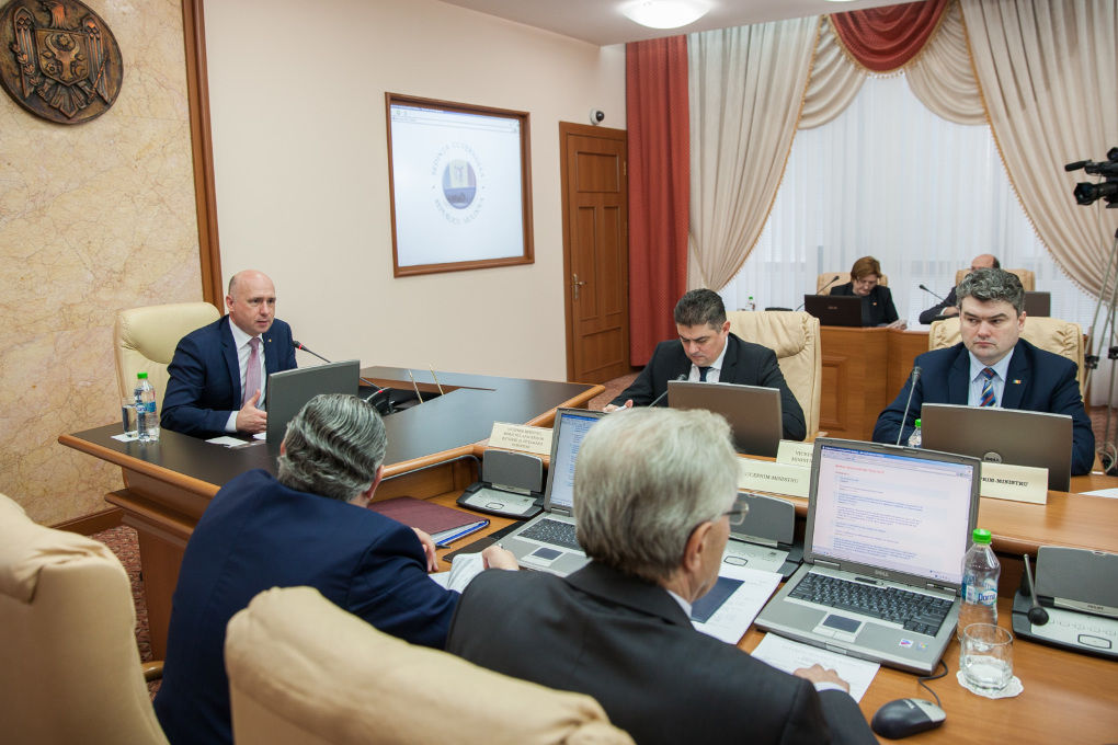 Problemele la vămuirea autovehiculelor din stânga Nistrului vor fi eliminate. Foto: gov.md