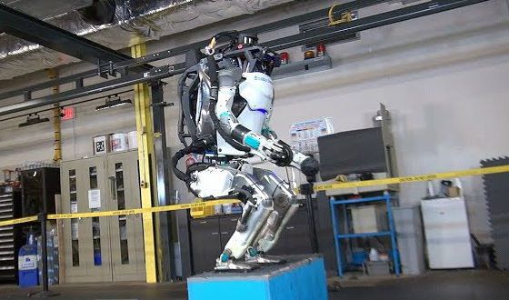 Компания Boston Dynamics показала возможности своего робота-гуманоида под названием Atlas. 