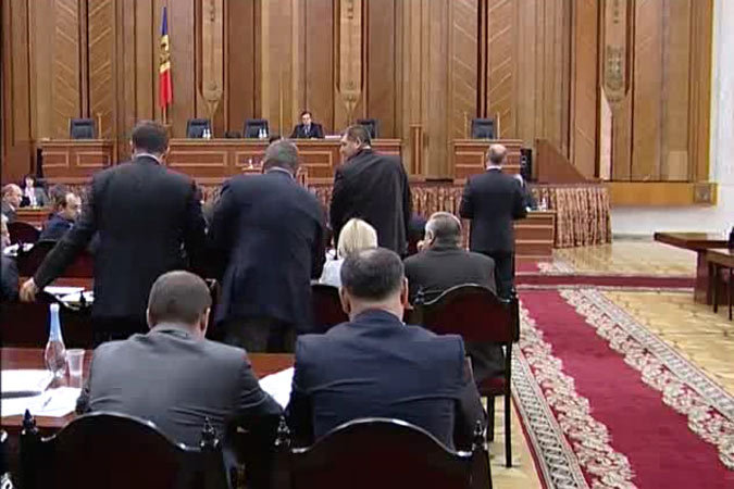 Законопроект о бюджете государственного социального страхования 2013 года «такой же проект-инвалид».