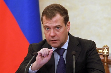 Премьера России обвиняют в бездействии.