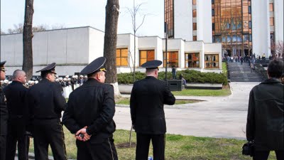 Генеральная прокуратура отправила в судебную инстанцию уголовное дело двух полицейских.