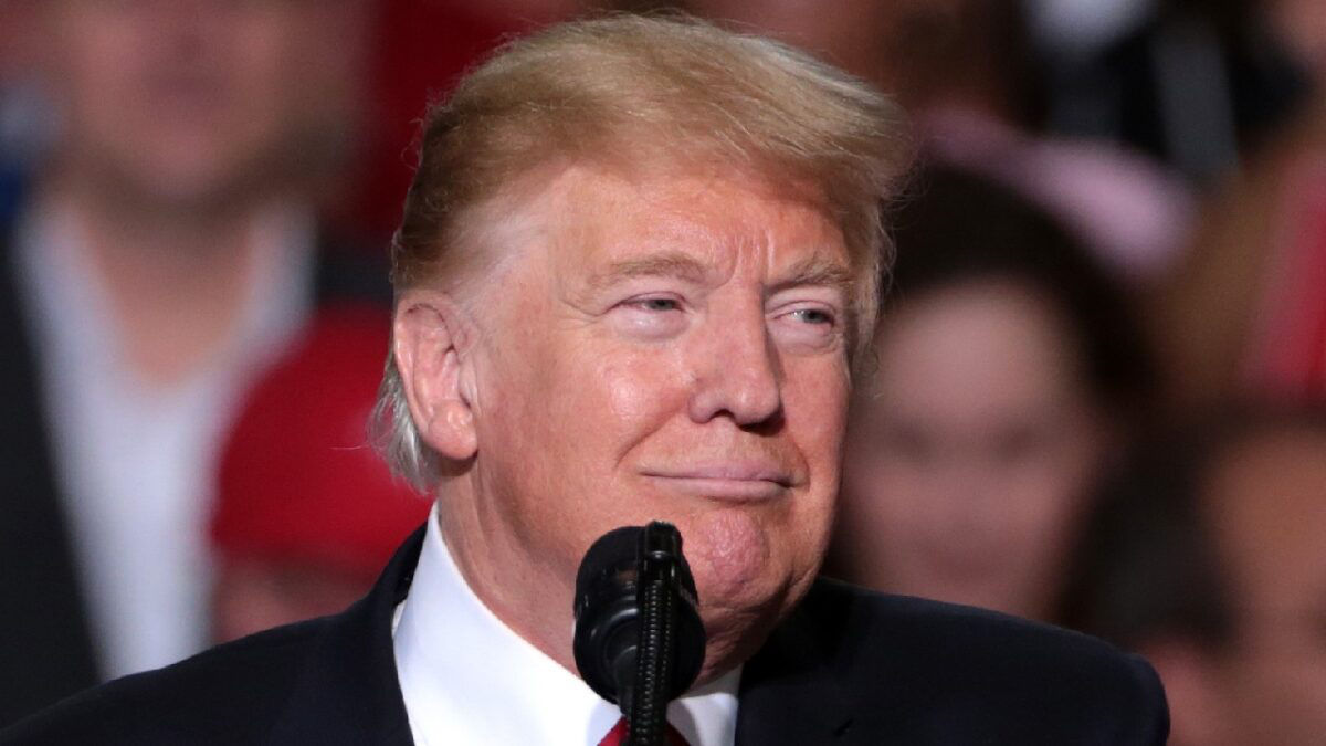 Трамп о полете китайского шара над США: "Мы бы их сбили немедленно!".