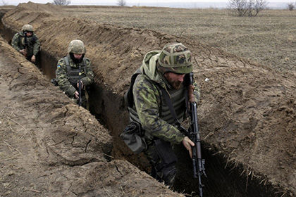 По словам Ходжеса, обучение отложили, чтобы дать больше времени на реализацию минских договоренностей.