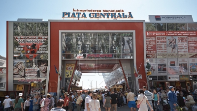 În jurul Pieţei Centrale din capitală trebuie creat un cordon viu de poliţişti care va asigura ordinea publică.