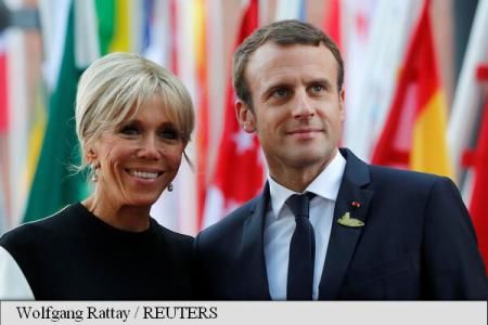 Franța: Brigitte Macron speră să-și asume rolul public. Foto: Agerpres