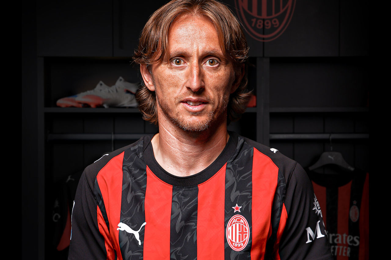 Luka Modrić a devenit jucător de fotbal la echipa italiană AC Milan.