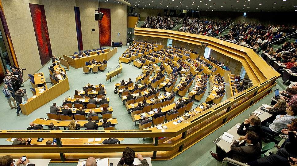 Парламент Нидерландов призвал правительство быть готовым к "жесткому" Brexit.