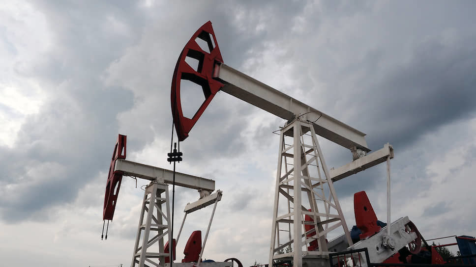 Нефть дорожает в ожидании повышения спроса на топливо.