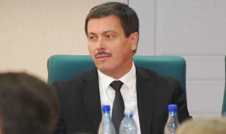 Профессор, обвиняемый в коррупции, продолжает преподавать уголовное право.