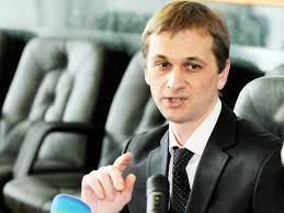 La prima zi după formarea comisiei de anchetă privind situația de criză din Banca de Economii, Banca Socială, și Unibank,