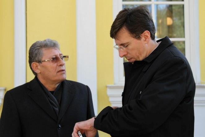 Mihai Ghimpu a afirmat că pentru Dorin Chirtoacă ar fi fost greu să dețină funcția de primar general al municipiului Chișinău și în același timp să fie președinte al PL.