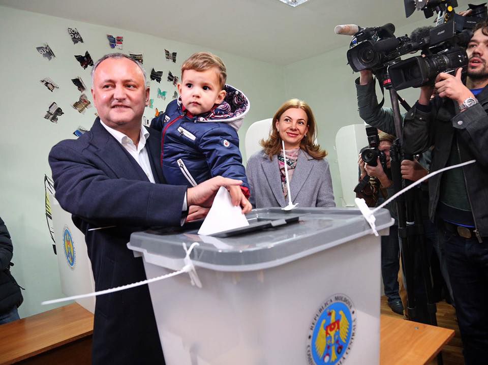 Dodon: Votul mixt, o cedare din partea PDM. Aveau voturi pentru uninominal. Foto: facebook.com