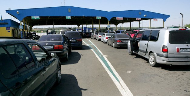 Украинская сторона уверяет, что работа погранслужбы осуществляется в обычном режиме и никаких специальных мер не принималось.