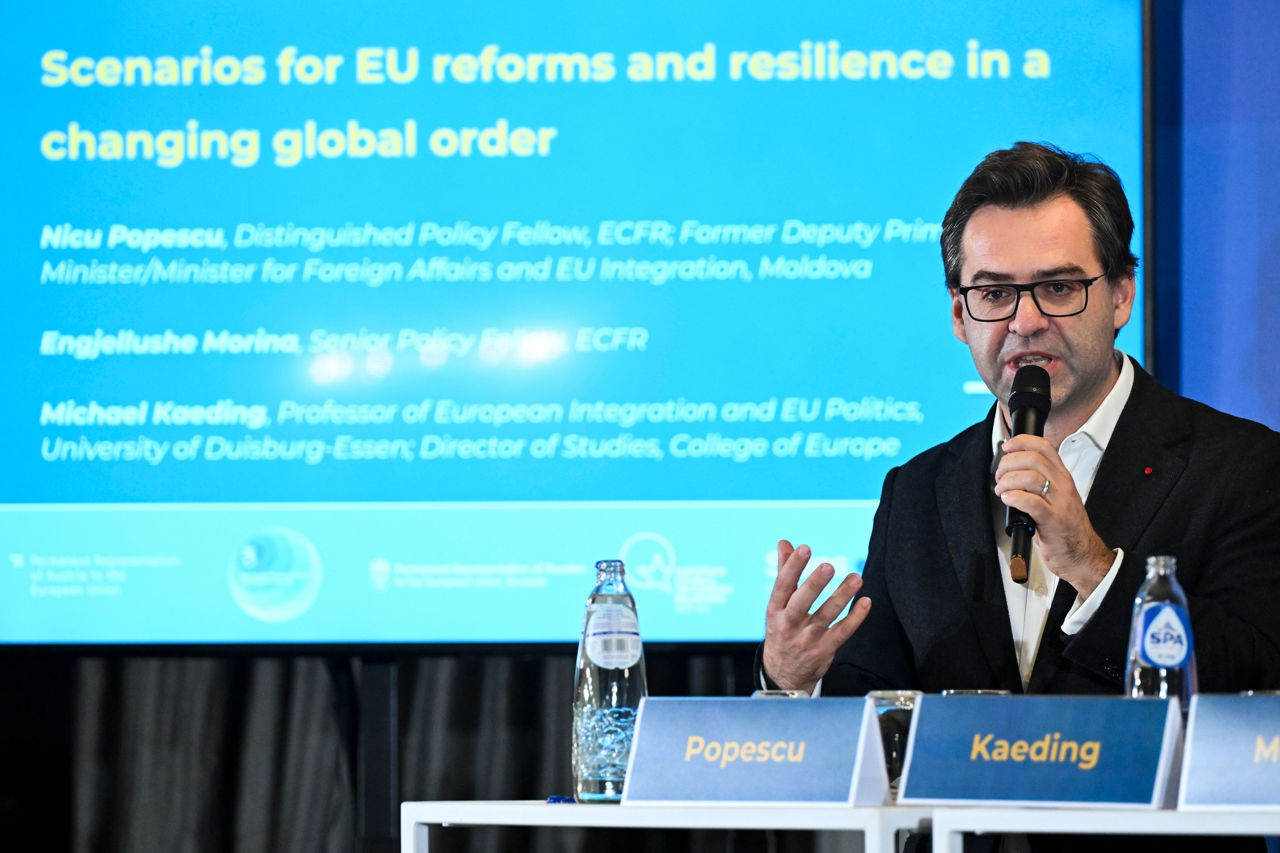 Popescu: Aderarea la UE presupune multă muncă acasă, reforme și adoptarea acquis-ului comunitar.