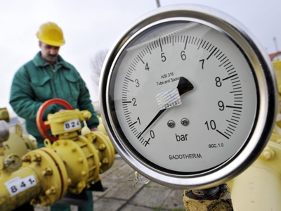 Pentru consumatorii industriali, majorarea preţului gazelor naturale va fi de 40% şi se va aplica de la 1 iunie, a declarat Iuri Kolbuchin, unul dintre responsabilii companiei energetice Naftogaz.