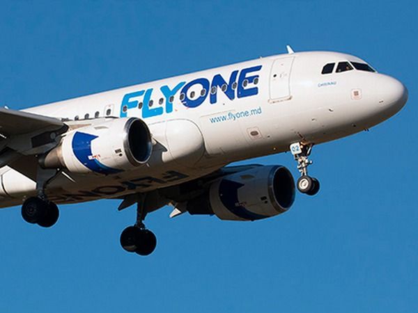 Самолет компании FlyOne, следовавший рейсом Москва-Кишинев, совершил вынужденную посадку в Одессе.