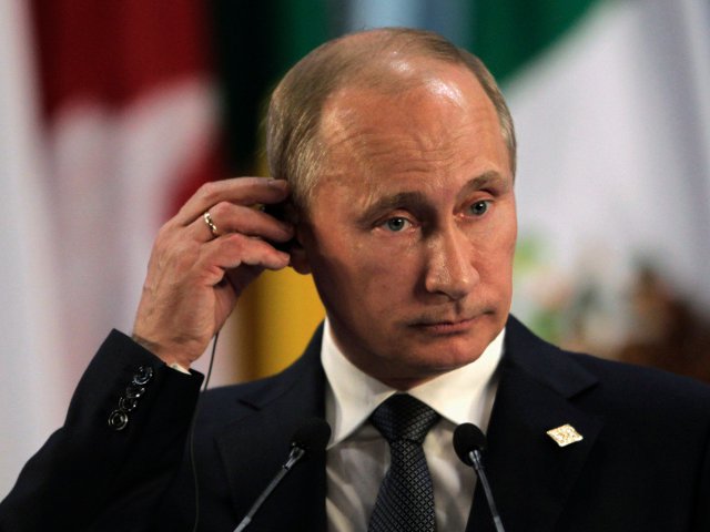 р Путин заявил, что не пойдет в разведку ни с кем из лидеров "двадцатки", поскольку страница его жизни, связанная с работой в разведке, перевернута.