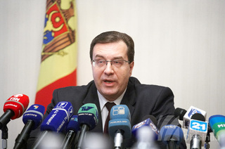 El a declarat în cadrul unei emisiuni la Moldova 1, că PLDM a creat o stare de război în Alianță cu susținerea opoziției comunist