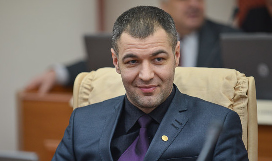 Potrivit lui Ţâcu, una din soluţiile redresării situaţiei ar putea fi crearea unei federaţii de alternativă, iar membrii acesteia să fie aleşi în baza unor criterii transparente.