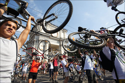 Четвертый выпуск фестиваля велосипедистов «Velo Hora» состоится в воскресенье, 23 сентября. 