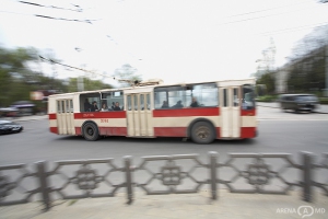 Astfel, traseul rutei nr. 4 se stabileşte după cum urmează: de la str. Vasile Lupu pe str. Constituţiei, str. Ion Creangă