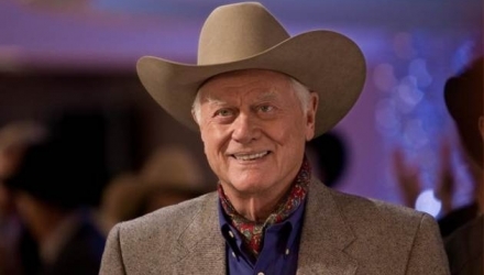 Actorul american a anunţat în octombrie 2011 că suferă de un tip de cancer aflat într-un stadiu în care poate fi tratat.