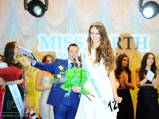 Девушка стала победительницей конкурса «Miss Earth Moldova 2012», состоявшегося в Яссах в минувшее воскресенье 28 октября. Фото: mediafax.ro