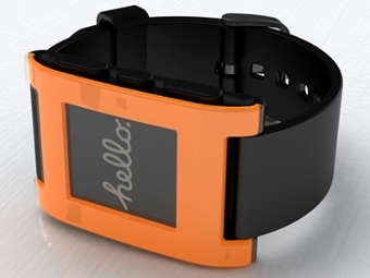 Наручне часы Pebble.