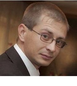 Журналист считает, что ночное избиение может быть связано с расследованиями, которое он сейчас проводит. 
