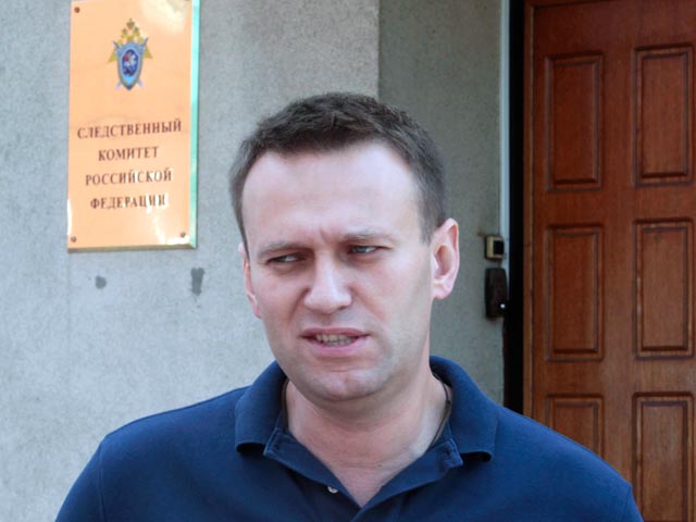 "Собчак - завидуй", - написал Навальный в Твиттере.