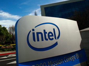 Компания Intel ведет разработку телевизионной приставки, которая будет собирать информацию о телезрителях. Фото: Reuters