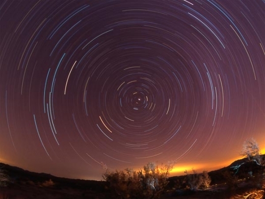 În anii `90, satelitul european de cartare stelară Hipparcos indicase valoarea de 434 de ani-lumină ca distanță până la Polaris