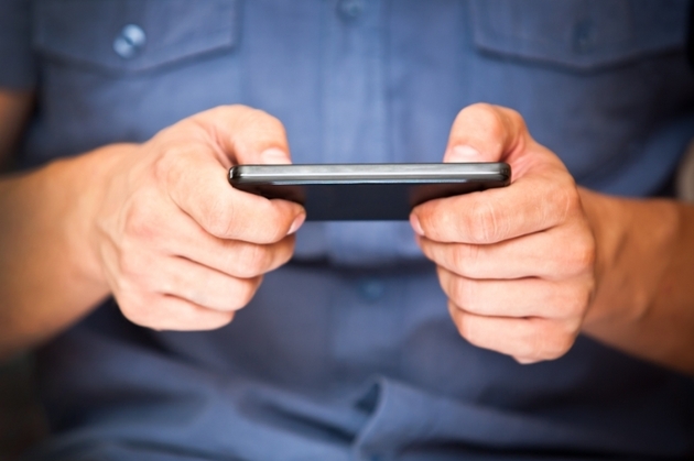 O companie japoneză a prezentat luni un telefon care este capabil să măsoare pulsul utilizatorului dintr-o simplă "privire".