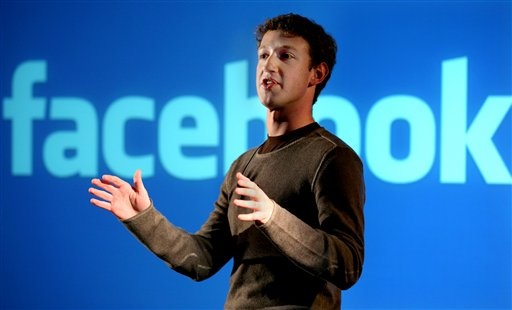 Spre finalul inteviului său, preșdintele Facebook a infirmat toate zvonurile