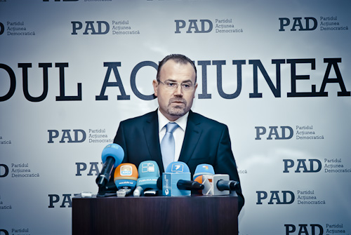 Marşul „unionist” de la Bălţi a degenerat în altercaţii stradale după ce grupul manifestanţilor a fost întîlnit de contramanifestanţii 