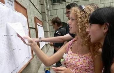 Абитуриенты должны уже подготавливаться к поступлению в ВУЗы. Фото: mold.su