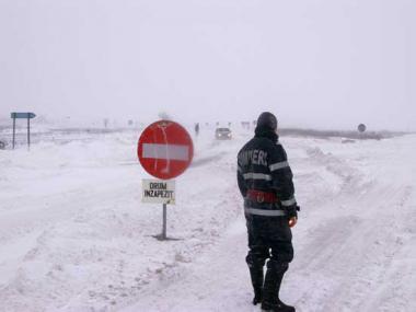 Mai răman drumuri locale blocate în 68 localităţi din 10 raioane din partea de nord ţări