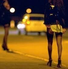Ulterior, inculpatul a înlesnit practicarea prostituţiei de către tinere printre care 2 minore în saune şi hotelurile din capitală. Foto: curentul.ro