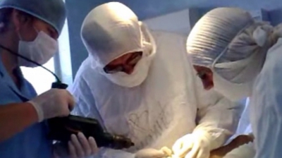 În presă au apărut cîteva imagini video în care se vede cum la spitalul pentru copii ”Valentin Ignatenco” din capitală se efectuează o intervenţie chirurgicală cu ajutorul unei bormaşini.