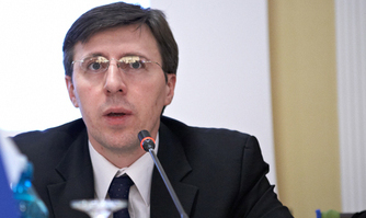 Primarul Dorin Chirtoacă a încălcat legea atunci când a adus un aparat de bruiaj în sala de şedinţe.