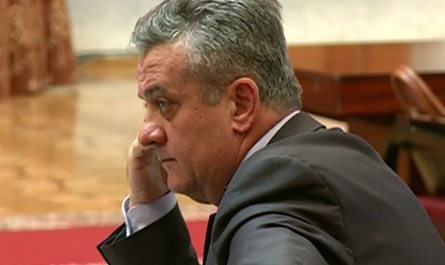 Exponenţii Partidului Comuniştilor susţin că situaţia dificilă în care s-a pomenit Banca de Economii a Moldovei se datorează Ministerului Finanţelor.