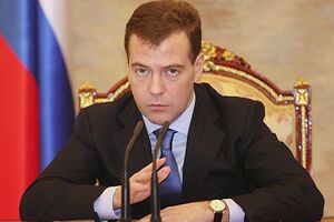 Medvedev va prezenta componenţa noului guvern rus către 15 mai