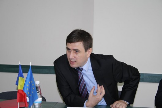 Deputatul PLDM Veaceslav Ioniță îl acuză pe liderul Partidului Liberal, Mihai Ghimpu, de presiune asupra procurorilor.