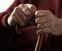 În momentul în care s-a trezit cu poliţiştii în faţa lui, omul s-a aruncat la pământ şi s-a predat fără probleme