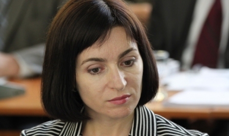 Ghimpu a declarat în cadrul unei conferințe de presă că Maia Sandu nu poate fi ministru al Educației, deoarece are gîndire comunistă.