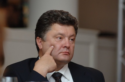 Олигарх Петр Порошенко посоветовал экс-премьеру отказаться от участия в грядущих выборах.
