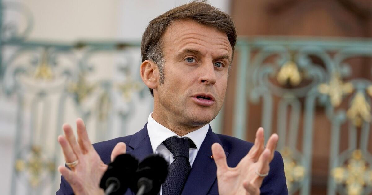 Ratingul lui Macron a scăzut prima dată de la protestele vestelor galbene.