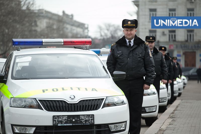 Cei aproximativ 4000 de angajaţi ai Ministerului de Interne nu şi-au ridicat salariile din cauza birocrației. Foto: unimedia.info